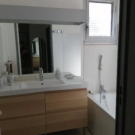 Apartment Tee 4 Nimes