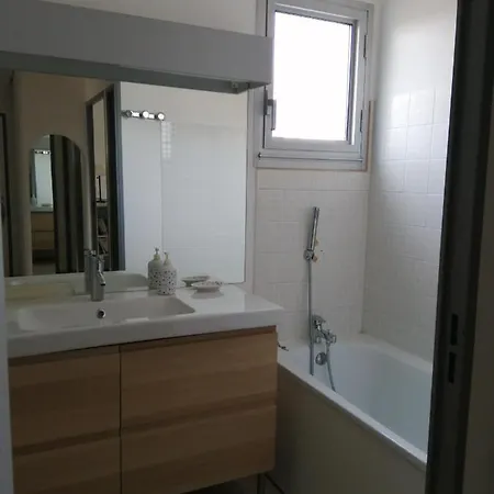Apartment Tee 4 *