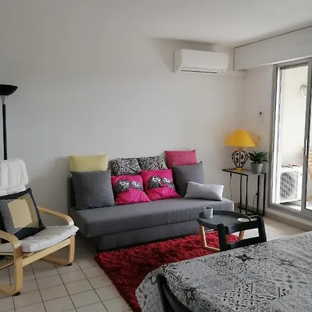 Tee 4 Apartment Nimes